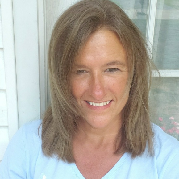 Meet your Posher, Tracy - Picture 1 of 1